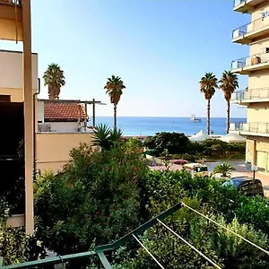 Raffaello - 50 M From The Sea - Wifi , Savona Italia